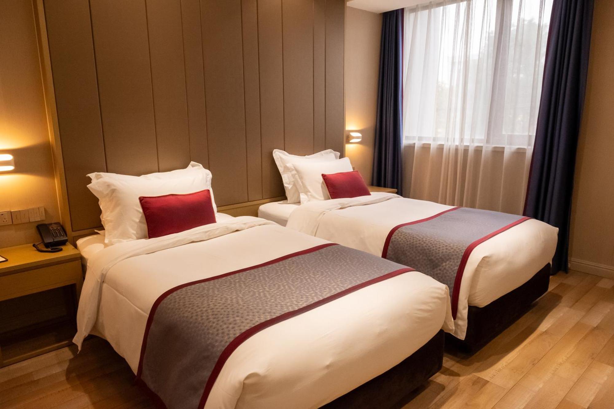 Shanghai-Deco Hotel-Free Shuttle Bus To Pudong Airport And Disneyland Eksteriør billede