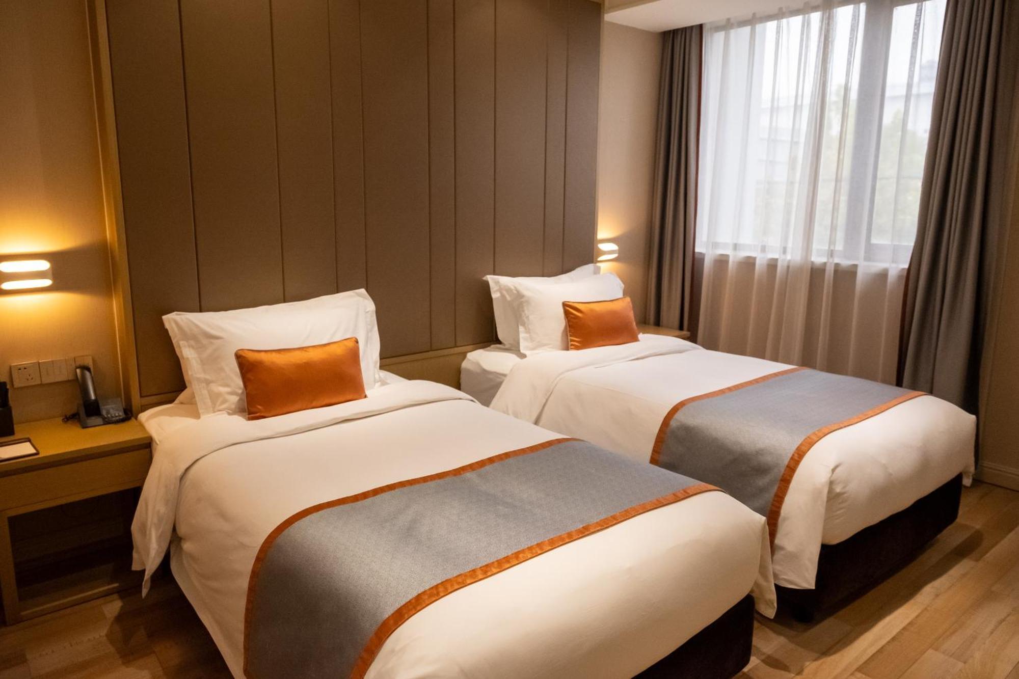 Shanghai-Deco Hotel-Free Shuttle Bus To Pudong Airport And Disneyland Eksteriør billede