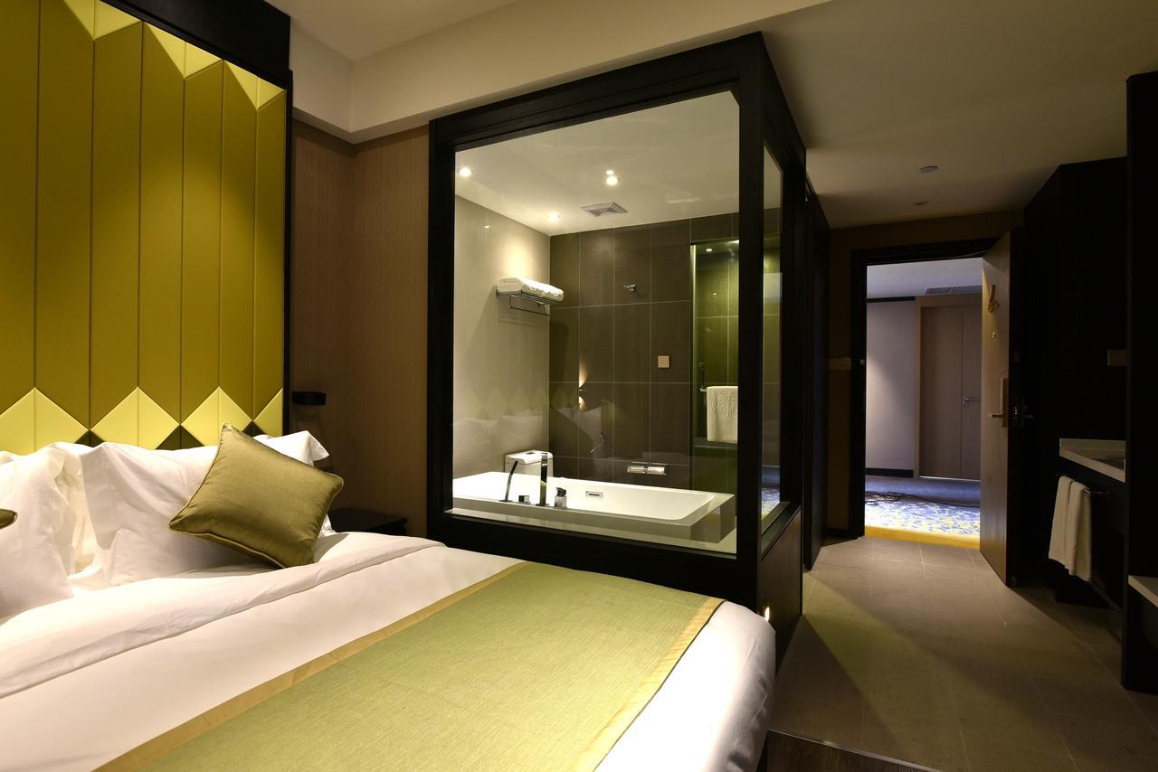 Shanghai-Deco Hotel-Free Shuttle Bus To Pudong Airport And Disneyland Eksteriør billede